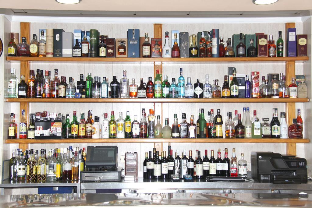 Hostal Restaurante La Masia Vila-real Bagian luar foto