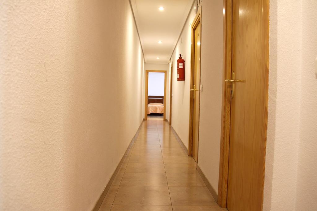 Hostal Restaurante La Masia Vila-real Bagian luar foto