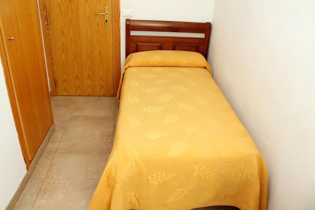 Hostal Restaurante La Masia Vila-real Bagian luar foto