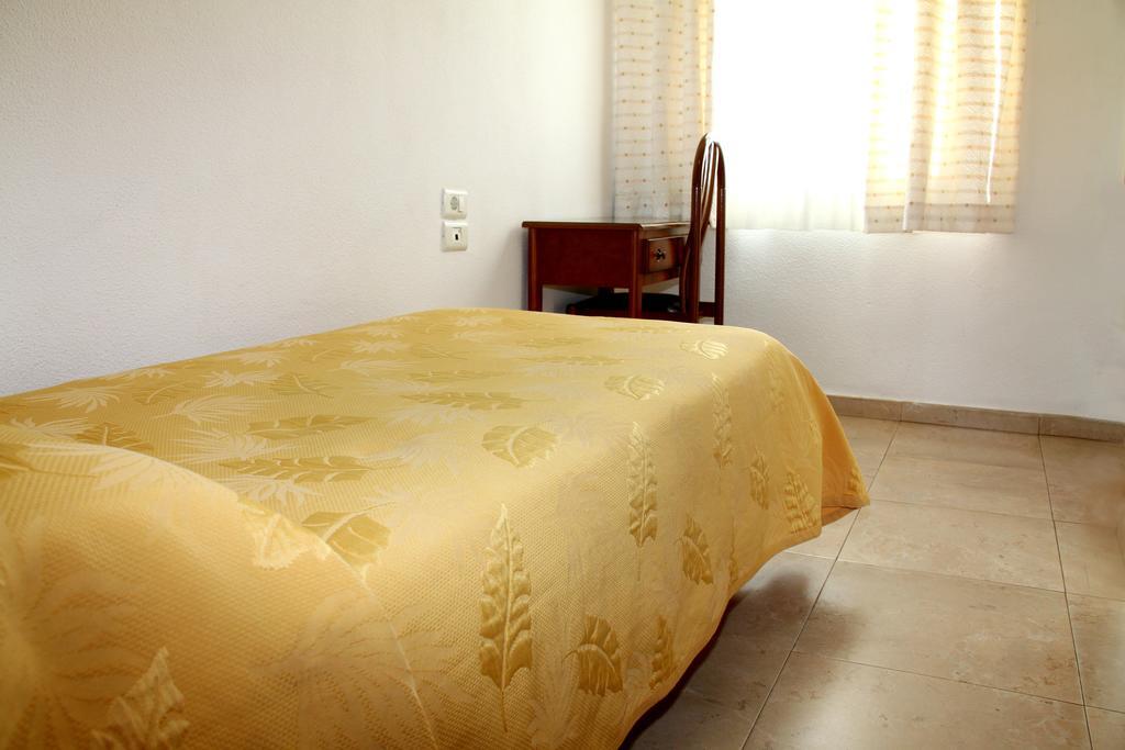 Hostal Restaurante La Masia Vila-real Bagian luar foto