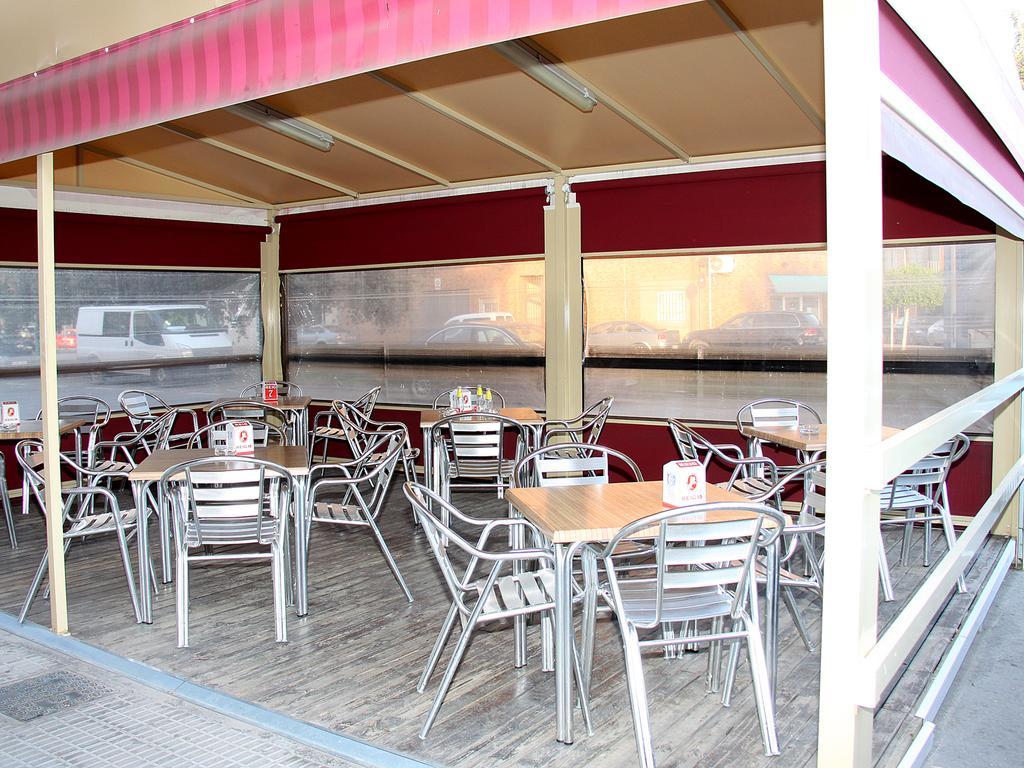 Hostal Restaurante La Masia Vila-real Bagian luar foto