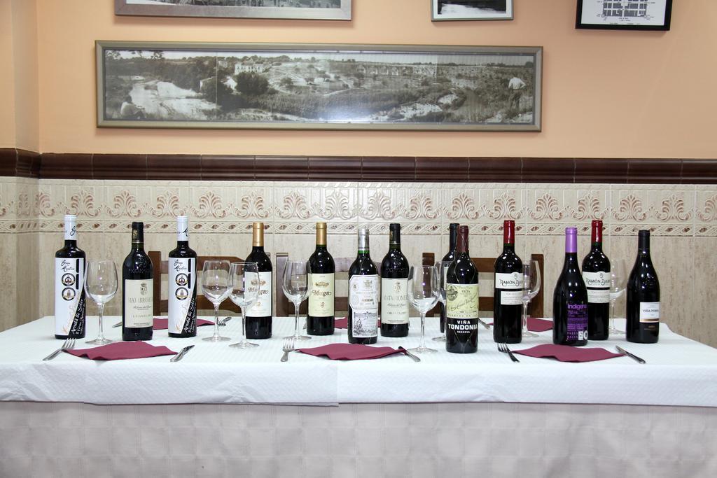 Hostal Restaurante La Masia Vila-real Bagian luar foto