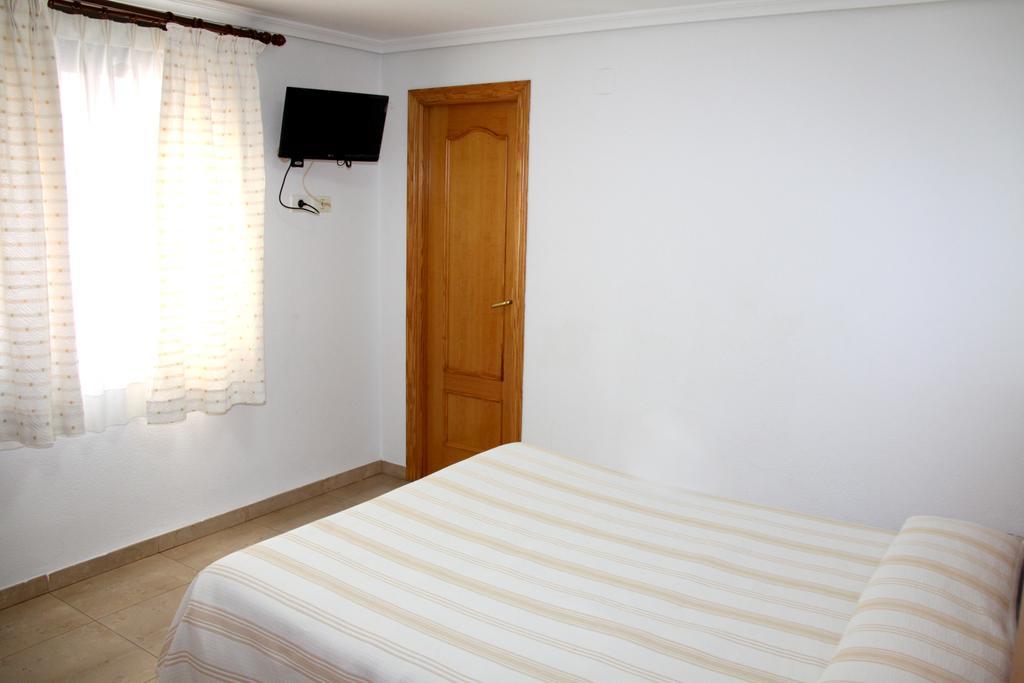 Hostal Restaurante La Masia Vila-real Bagian luar foto