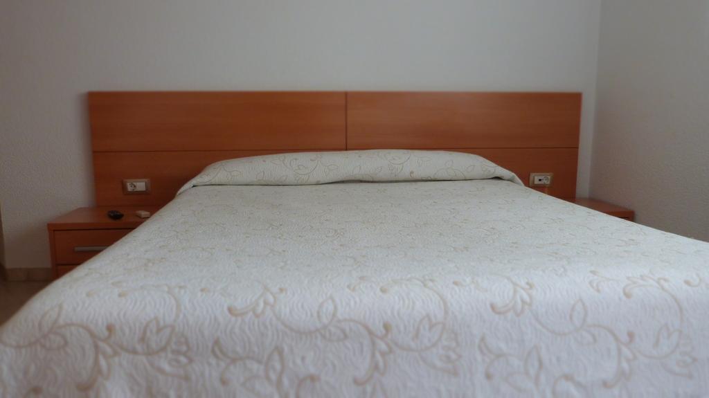 Hostal Restaurante La Masia Vila-real Bagian luar foto