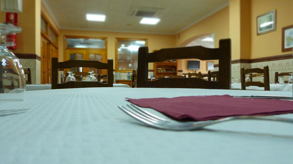 Hostal Restaurante La Masia Vila-real Bagian luar foto