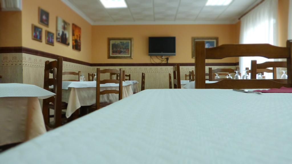 Hostal Restaurante La Masia Vila-real Bagian luar foto