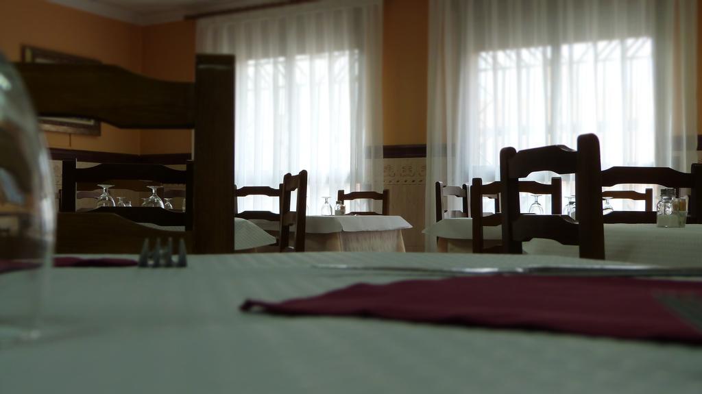 Hostal Restaurante La Masia Vila-real Bagian luar foto