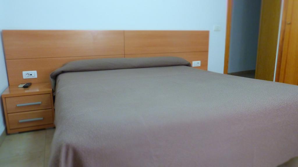 Hostal Restaurante La Masia Vila-real Bagian luar foto