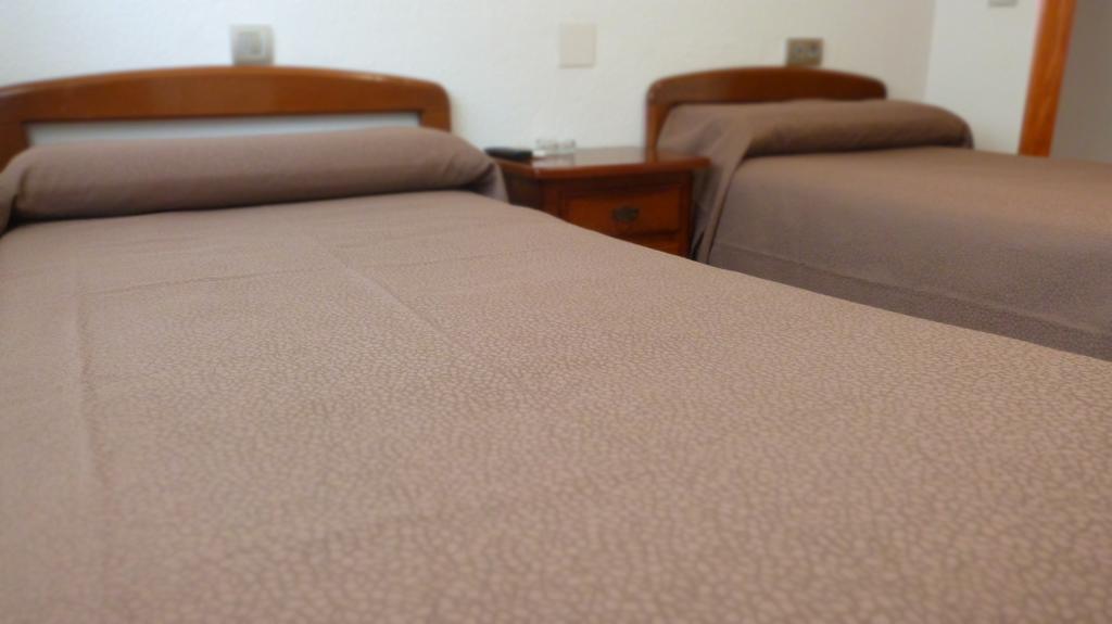Hostal Restaurante La Masia Vila-real Bagian luar foto